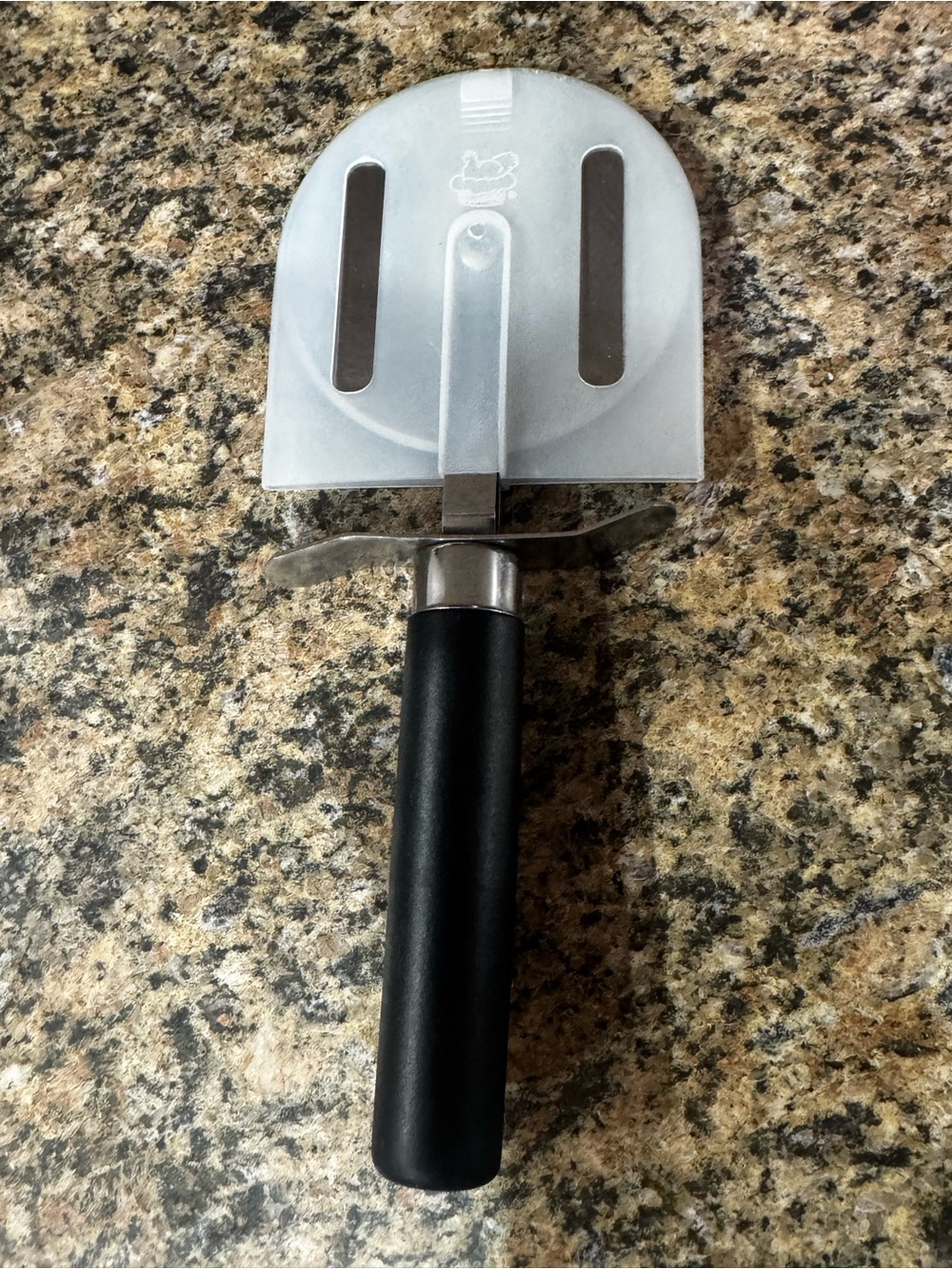 The Pampered Chef Pizza Cutter Slicer #1301 Stainless Steel - With Blade Cover